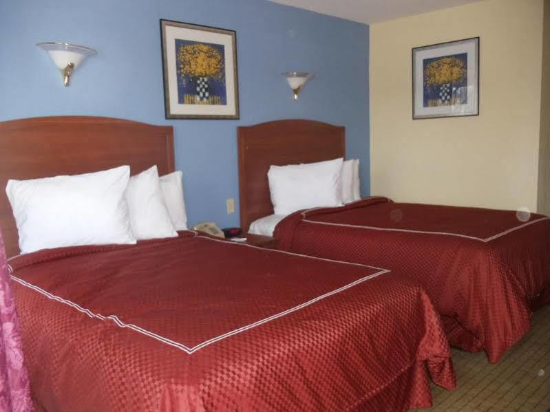 Days Inn By Wyndham Elmsford Eksteriør billede