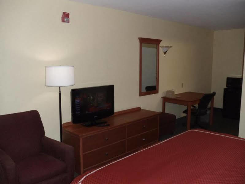 Days Inn By Wyndham Elmsford Eksteriør billede