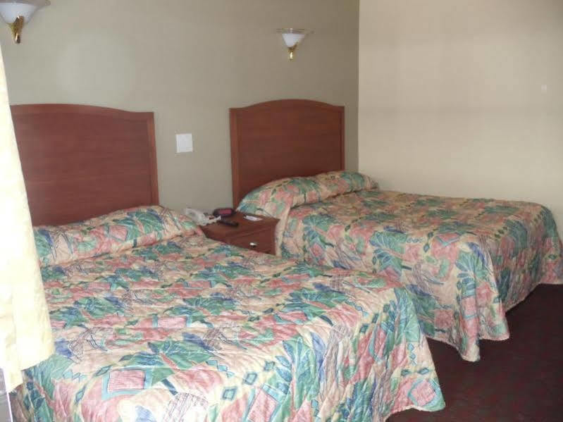 Days Inn By Wyndham Elmsford Eksteriør billede