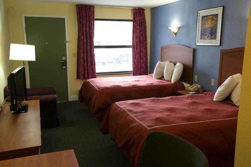 Days Inn By Wyndham Elmsford Eksteriør billede