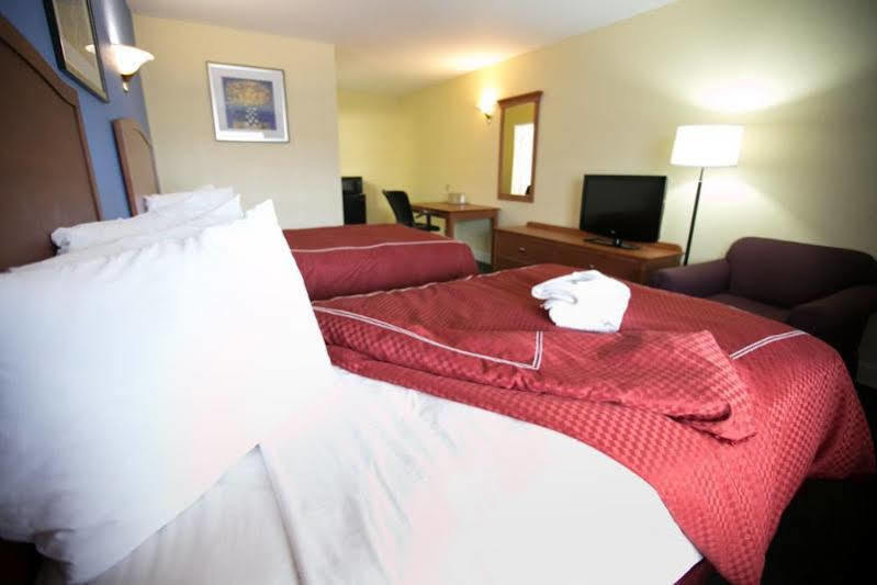 Days Inn By Wyndham Elmsford Eksteriør billede